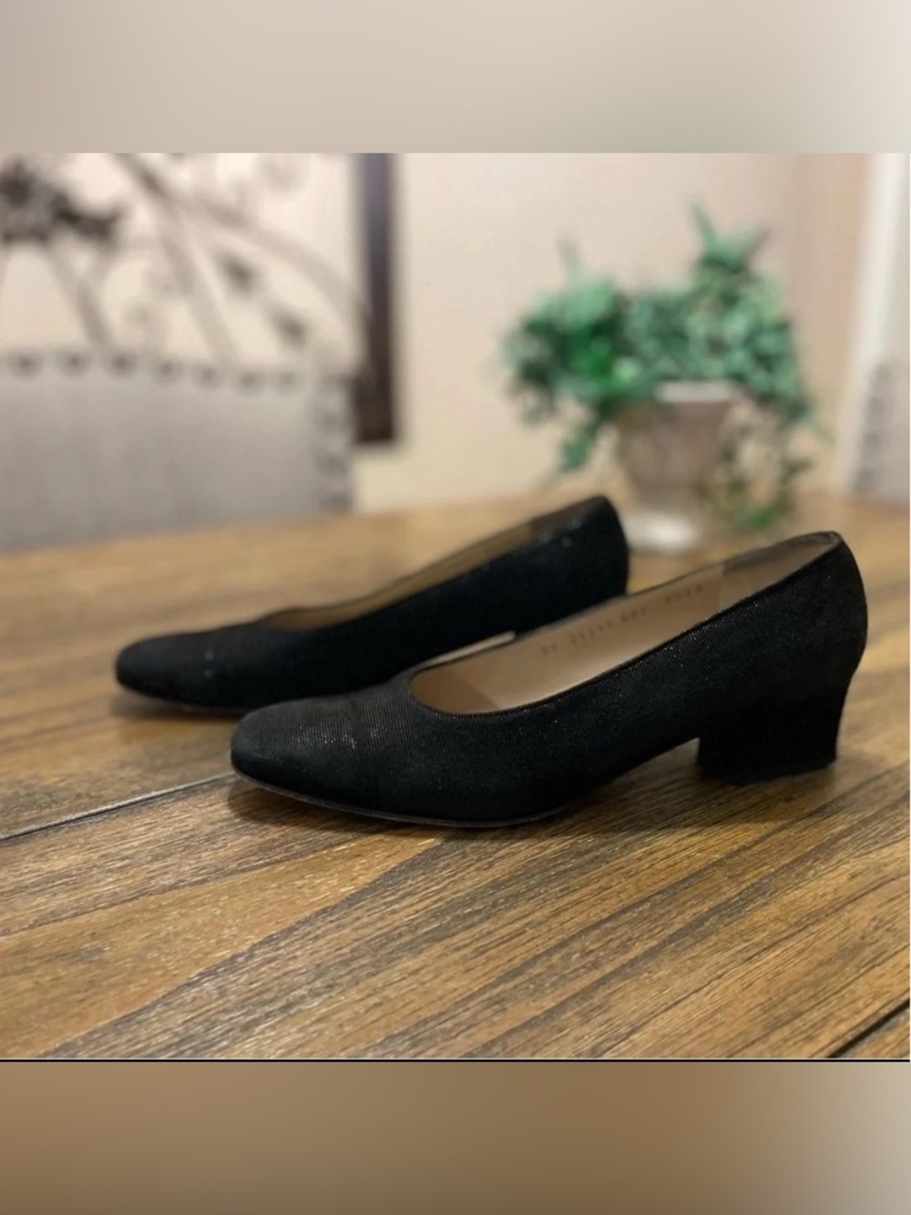 Salvatore Ferragamo Block Heel Black Shimmer Suede Leather Pump Size 6.5 Classic